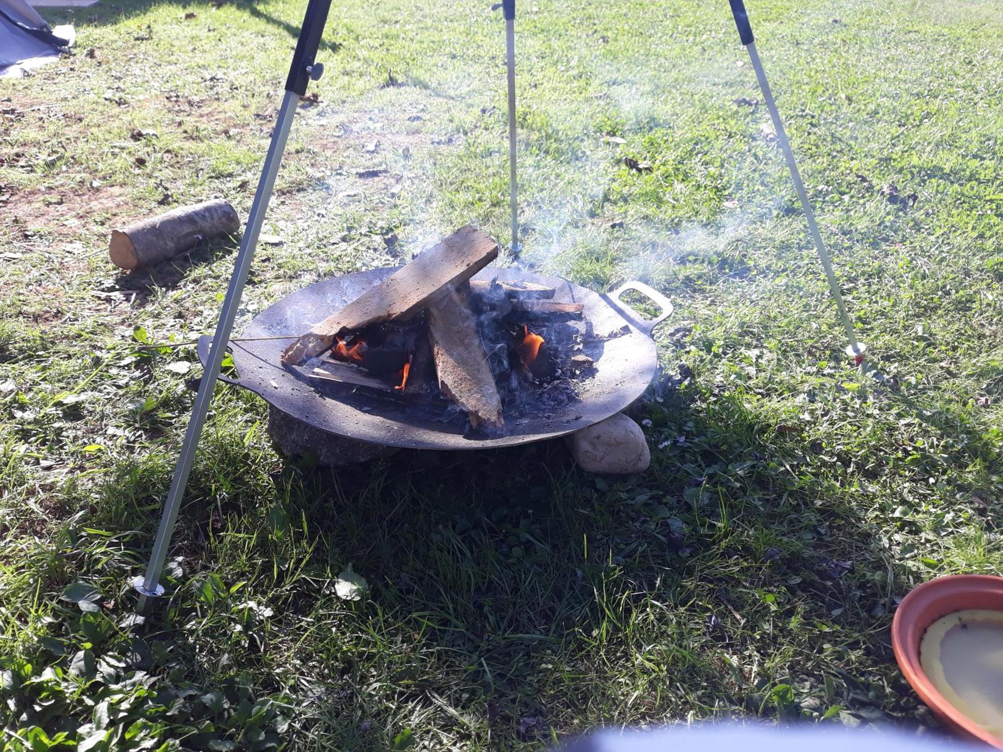 Camping Under The Walnut In Your Own Tent On A Shared Lot And Shared Bathroom Laibach Exterior foto